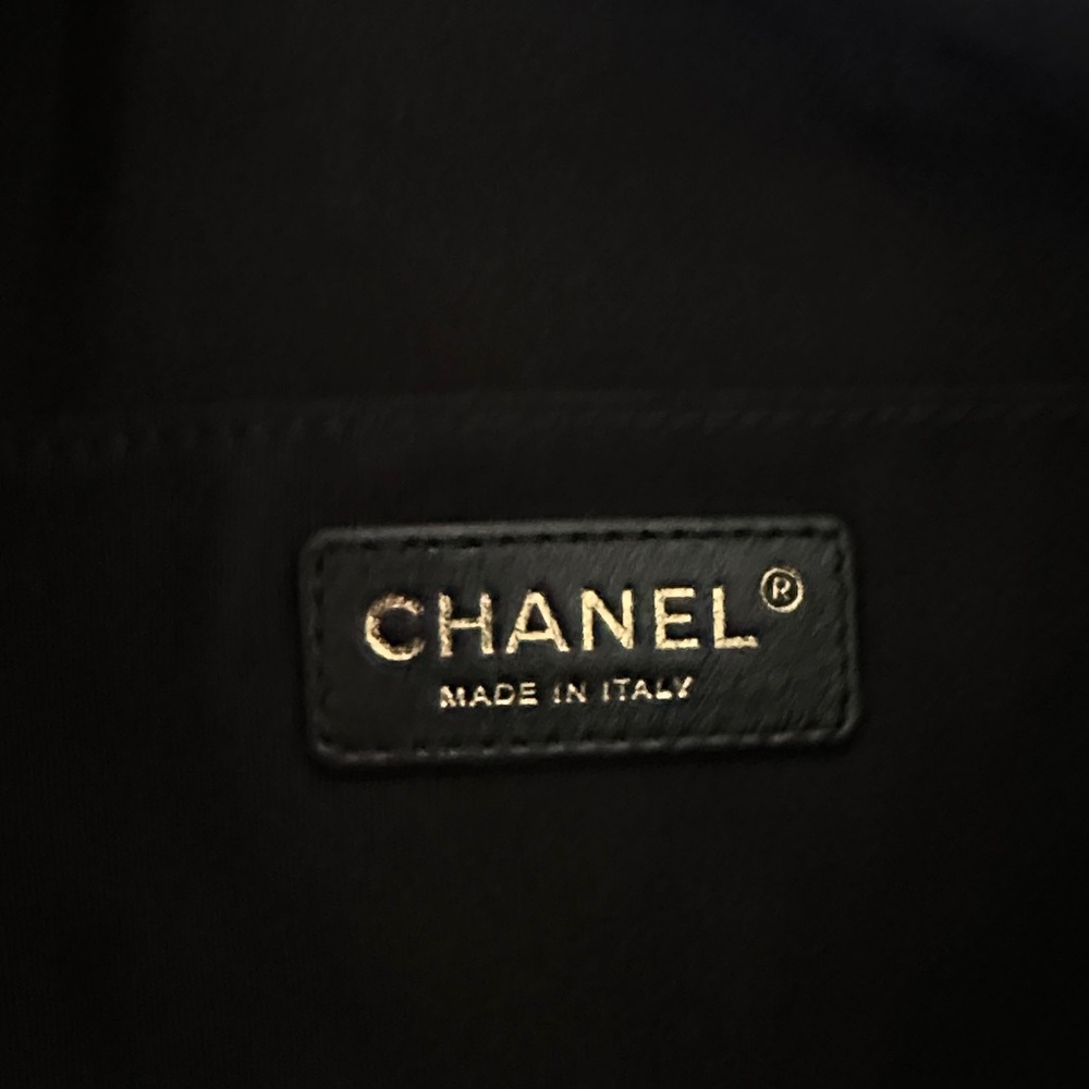 Chanel Black Quilted Waist Bag - Picture 5 of 11